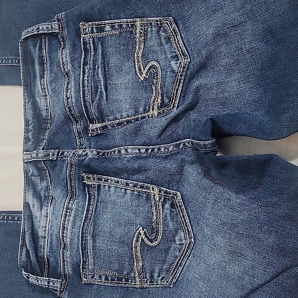 Silver Jeans Co Suki Capri size 27 Medium Wash Midrise - Picture 5 of 7